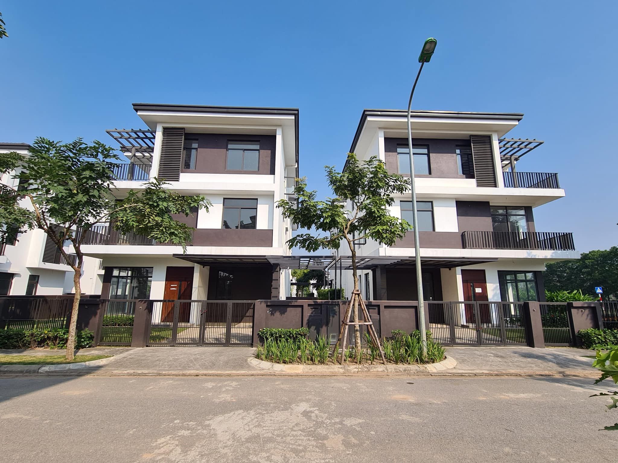 Bán nhà biệt thự Hado Charm Villas diện tích 240m2 đơn lập hướng chính Nam, giá ưu đãi